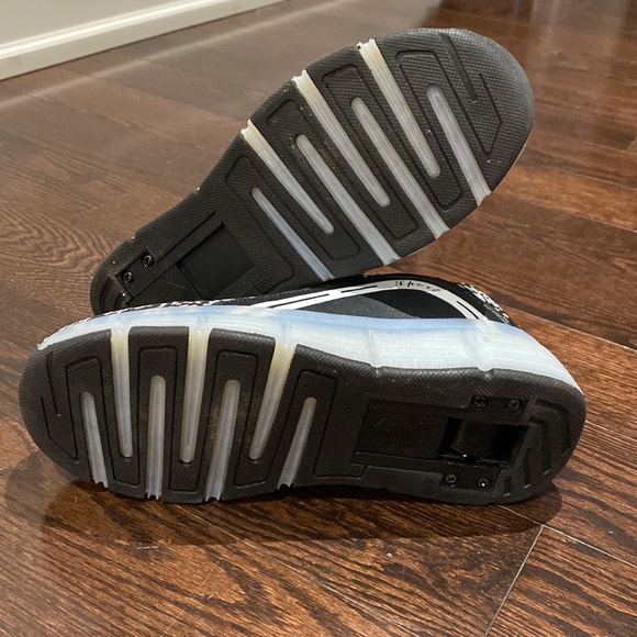 Sport Wheelie Running Shoes - Picture 2 of 4